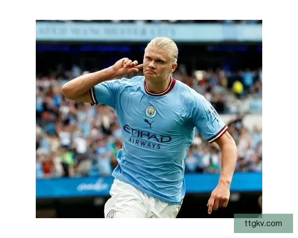 前场拥挤难容哈兰德 德国天空称其更可能加盟皇马而非巴萨未来走向明朗